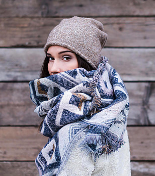 Unisex плетена шапка с вълна в бежов меланж снимка