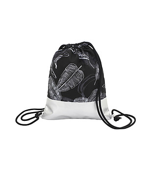 Unisex раница в черно и сребристо снимка