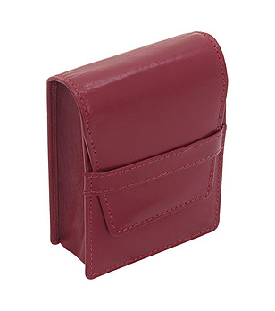 Кожена кутия за цигари в червено снимка