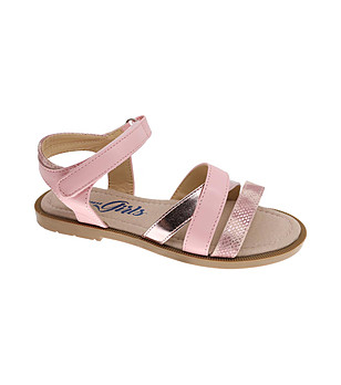 Детски сандали в розово снимка