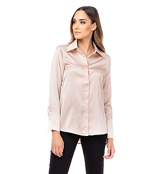 Дамска сатенена риза в цвят пудра снимка