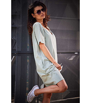 Памучна oversize рокля в цвят мента Luisa снимка