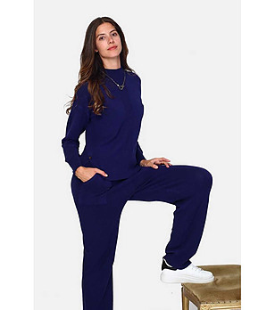 Дамски панталон в тъмносиньо снимка