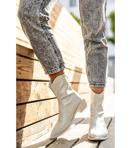 Дамски бежови боти Alza снимка