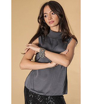 Топ в цвят графит снимка