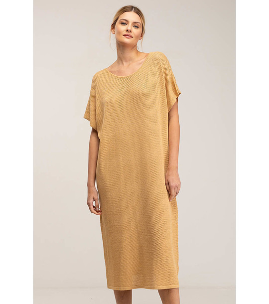 Оversize рокля от фино плетиво в цвят камел снимка