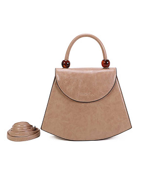 Дамска чанта с нестандартна форма в цвят таупе Indiasa снимка