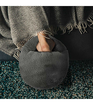 Грейка за крака в сиво снимка