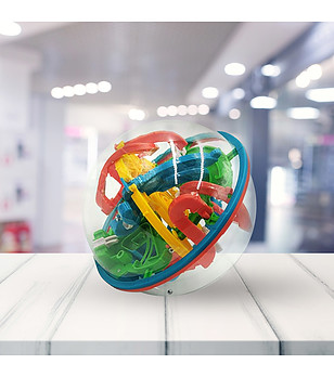 Забавна игра топка - лабиринт снимка