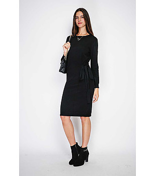 Черна рокля с връзка встрани Fanny снимка