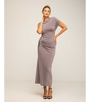 Дълга еластична рокля в сив нюанс с набор снимка