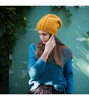 Unisex зимна шапка в цвят горчица снимка