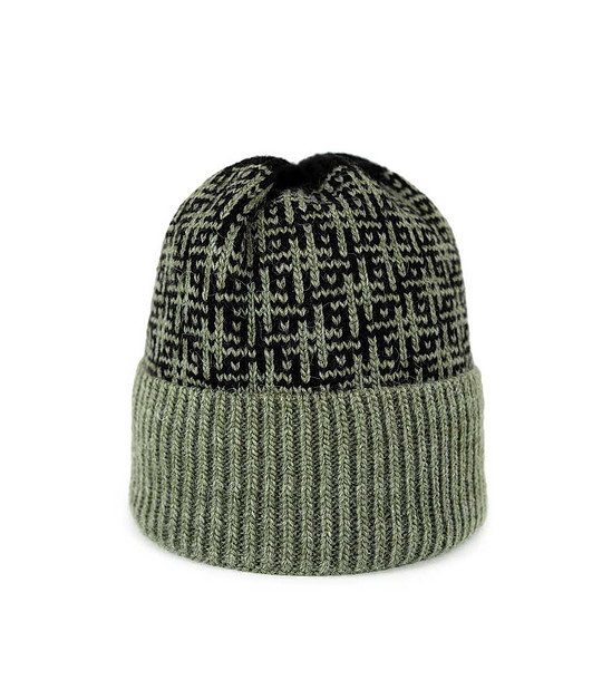 Зимна unisex шапка в черно и зелено снимка
