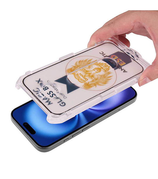 Протектор за екран за iPhone 16 с автоматично отстраняване на прах снимка