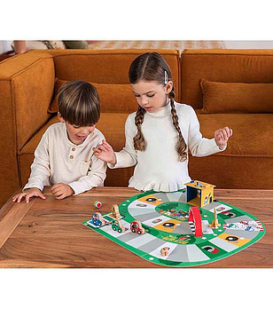 Детска игра Състезание с дървени колички снимка