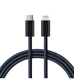USB-C кабел за зареждане в тъмносиньо снимка