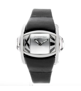 Часовник с широк циферблат и черна кожена каишка снимка