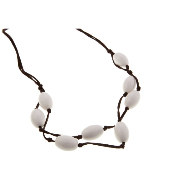 Чокър с овални бели мъниста снимка