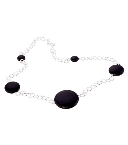 Сребристо колие с кръгли черни елементи снимка
