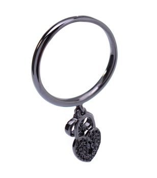 Дамски черен пръстен с висулка сърце размер 50 снимка