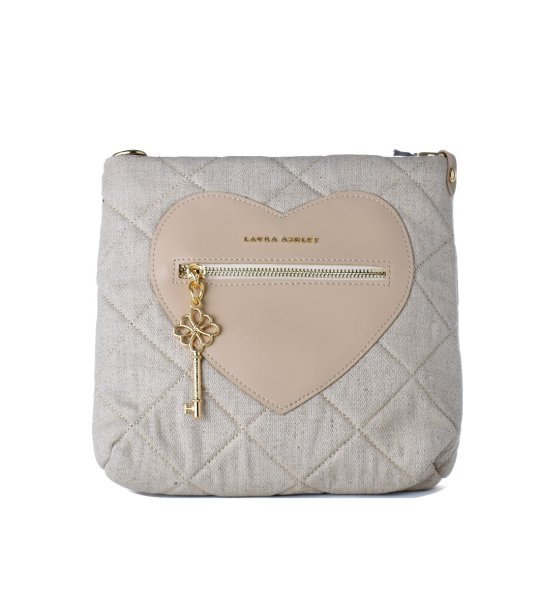 Сива чанта с декорация сърце снимка