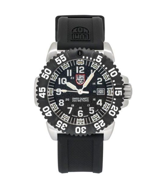 Кварцов мъжки часовник в черно 20 ATM снимка