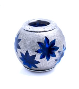 Талисман със синьо цвете снимка