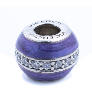 Лилав талисман с кристали снимка