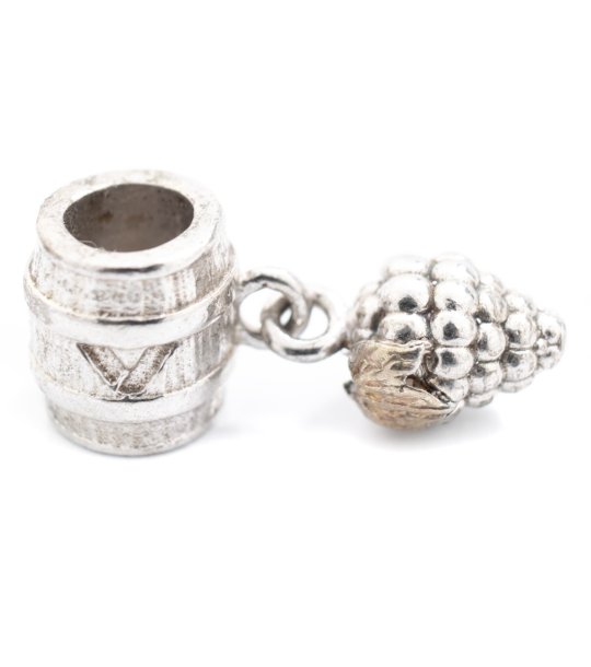 Талисман с бъчва и грозде снимка