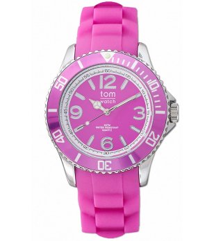 Кварцов аналогов часовник в циклама снимка