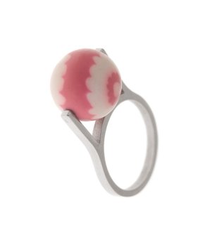 Дамски пръстен в сребристо с топче снимка