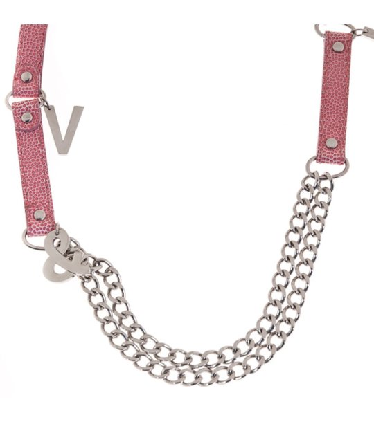 Сребристо колие с розови кожени елементи снимка