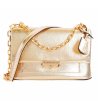 Дамска златиста чанта с клипс-0 снимка