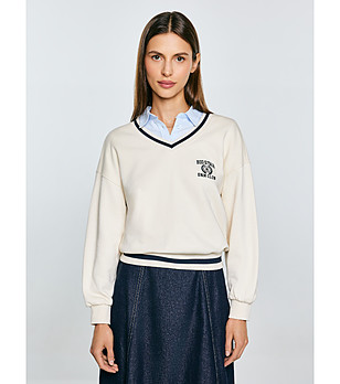 Пуловер с памук в цвят крем с тъмносин кант Gabriella снимка