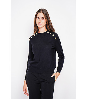 Дамски черен пуловер със златисти копчета снимка