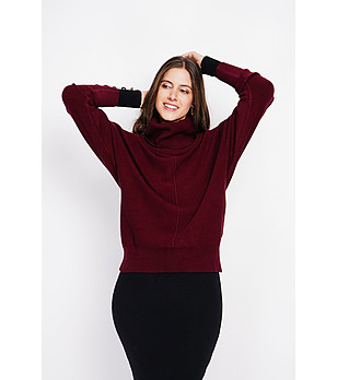 Дамски пуловер в бордо с ефектна яка снимка