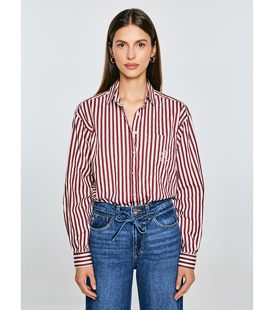 Дамска памучна риза в бургунд на райе Tina снимка