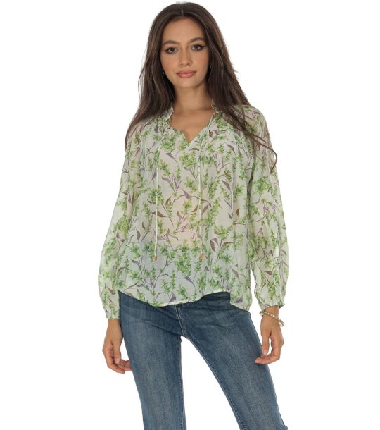 Ефирна дамска блуза в екрю с принт в зелено снимка