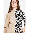 Бежов дамски пуловер с леопардови шарки-2 снимка