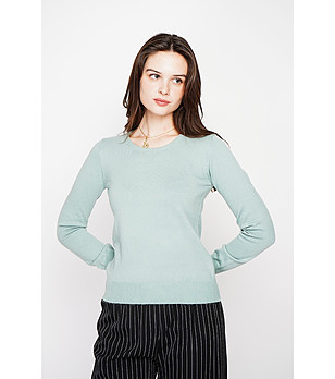 Бледозелен дамски пуловер снимка