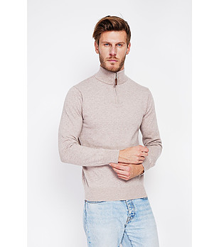 Мъжки бежов пуловер с висока яка и цип снимка