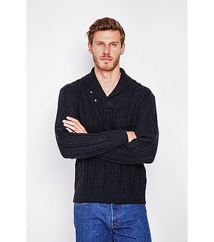 Тъмносин мъжки пуловер с шал яка снимка