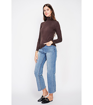 Кафяв дамски пуловер снимка