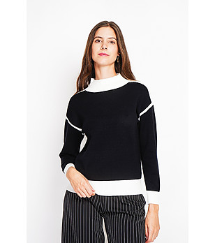 Дамски пуловер в черно и бяло снимка