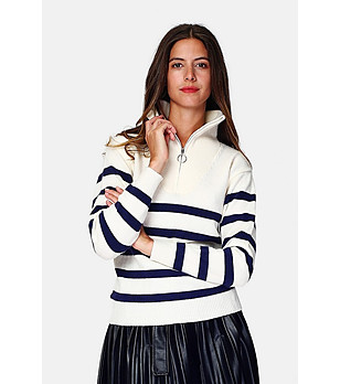 Дамски пуловер в цвят крем на райе в черно снимка