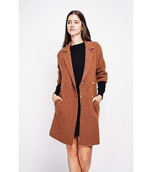 Кафяво дамско палто снимка