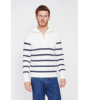 Мъжки пуловер в цвят крем на тъмносиньо райе снимка