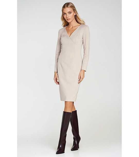 Бежова рокля с дълъг ръкав снимка