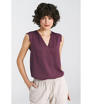 Топ в цвят слива снимка