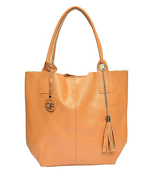 Дамска кожена чанта в цвят коняк с пискюл Libby снимка